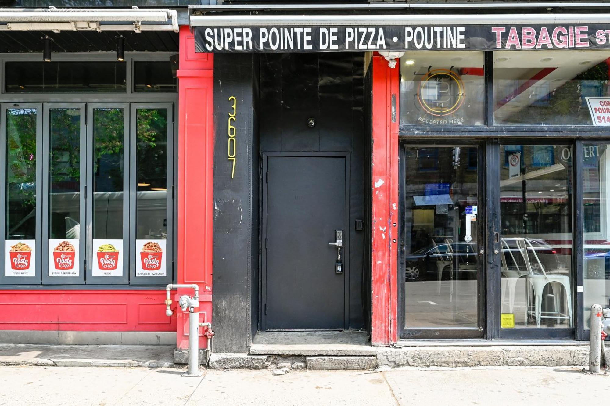 Unique Space Famed St Laurent Blvd Very Walkable *