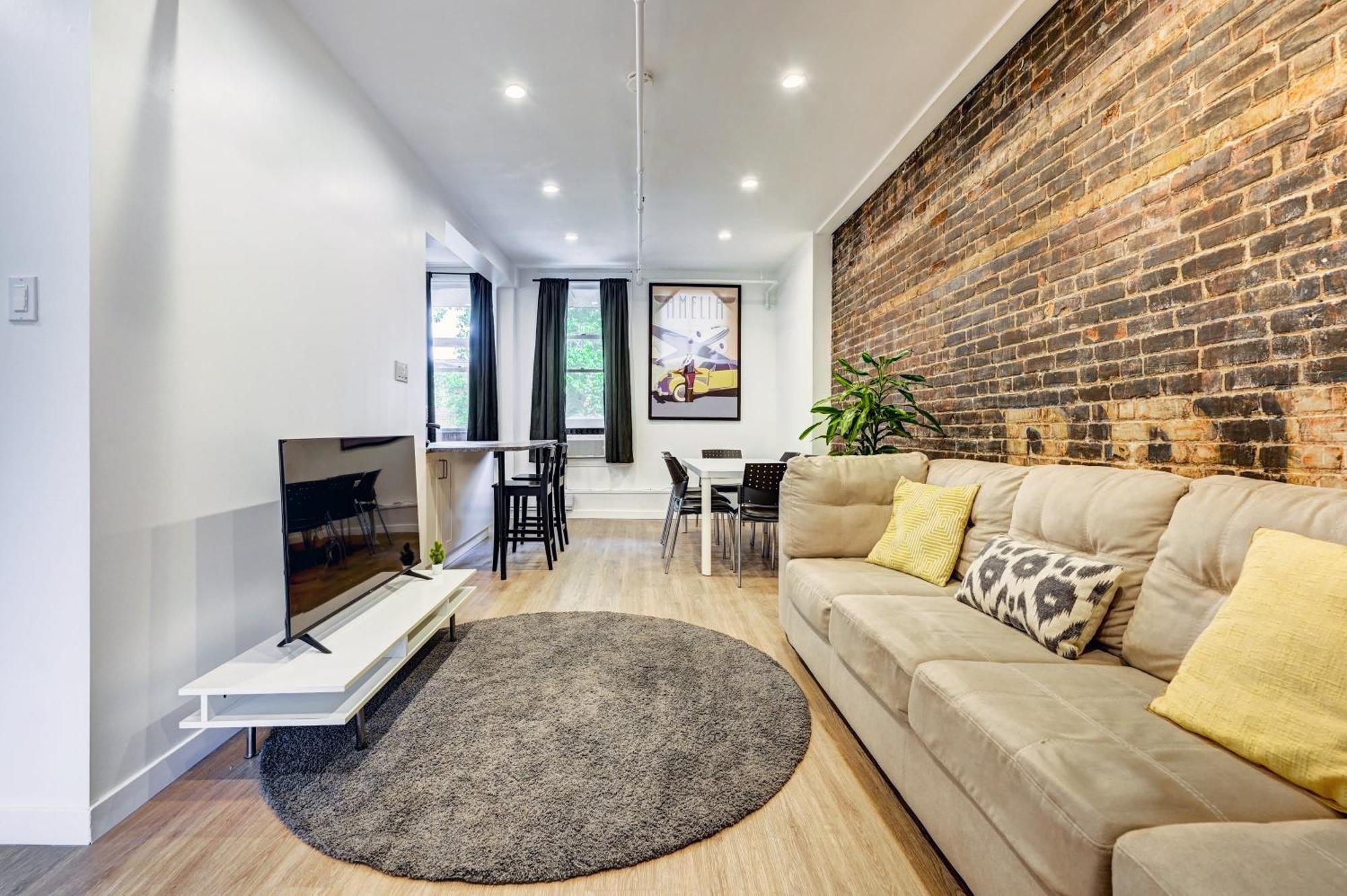 Apartamento Unique Space Famed St Laurent Blvd Very Walkable *